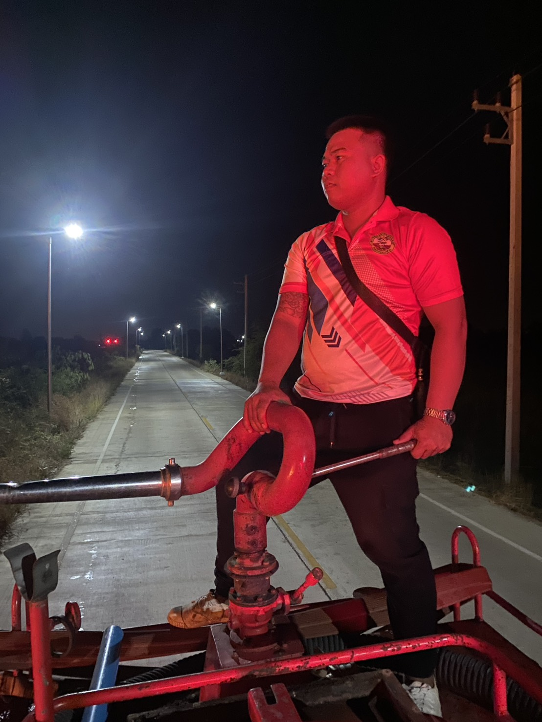 ระงับเหตุเพลิงไหม้บริเวณริมทางหนองควายเขตติดต่อตำบลหนองไข่น้ำ