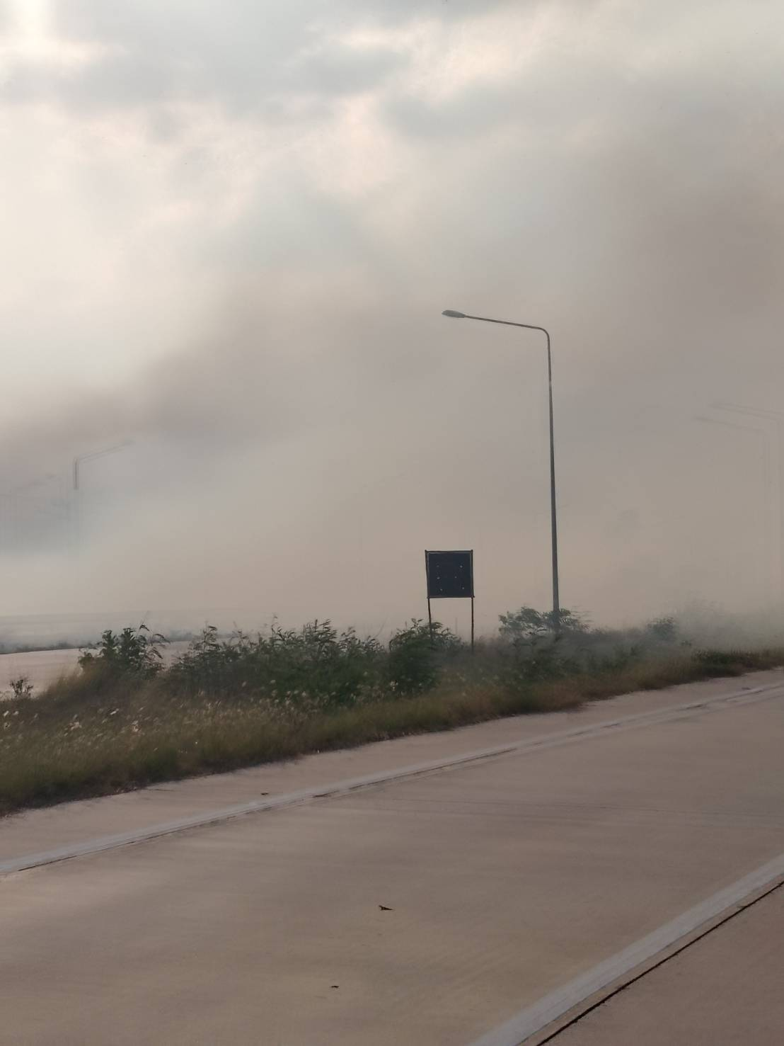 ลงพื้นที่ระงับเหตุเพลิงไหม้บริเวณริมถนนวงแหวนรอบนอก M6