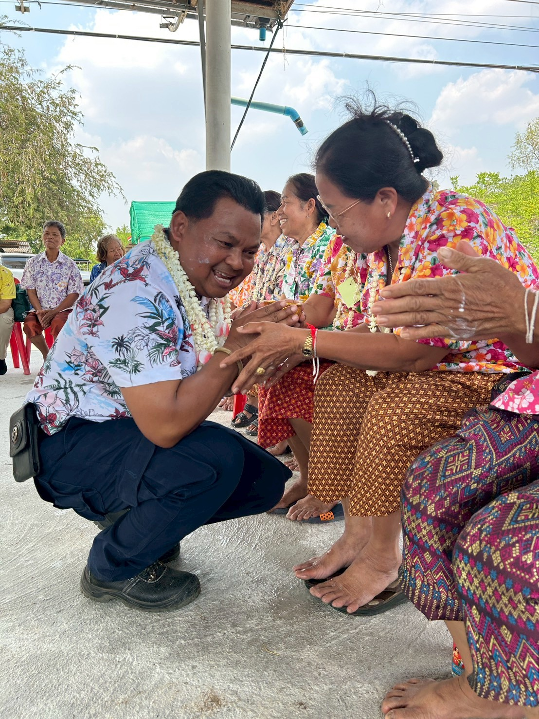 กิจกรรมโรงเรียนผู้สูงอายุ ครั้งที่ 4 ในโครงการส่งเสริมและพัฒนาคุณภาพชีวิตผู้สูงอายุ ประจำปีงบประมาณ พ.ศ. 2569 และจัดพิธีสรงน้ำพระ รดน้ำดำหัวผู้สูงอายุเนื่องในวันสงกรานต์