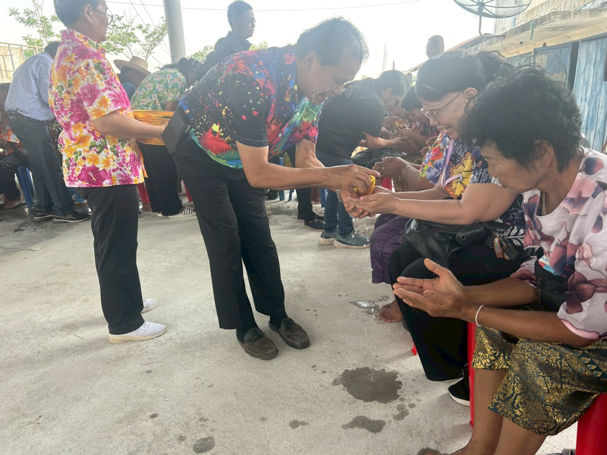 กิจกรรมโรงเรียนผู้สูงอายุ ครั้งที่ 4 ในโครงการส่งเสริมและพัฒนาคุณภาพชีวิตผู้สูงอายุ ประจำปีงบประมาณ พ.ศ. 2569 และจัดพิธีสรงน้ำพระ รดน้ำดำหัวผู้สูงอายุเนื่องในวันสงกรานต์