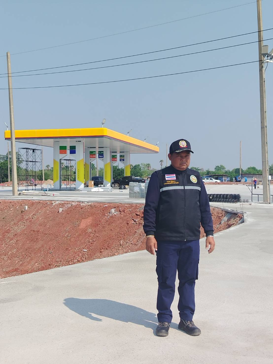 ลงพื้นที่สำรวจเส้นทางจราจร และสำรวจจุดติดตั้งสัญญาณไฟกระพริบตามจุดทางแยกหรือจุดเสี่ยงทั้ง 14 หมู่บ้าน